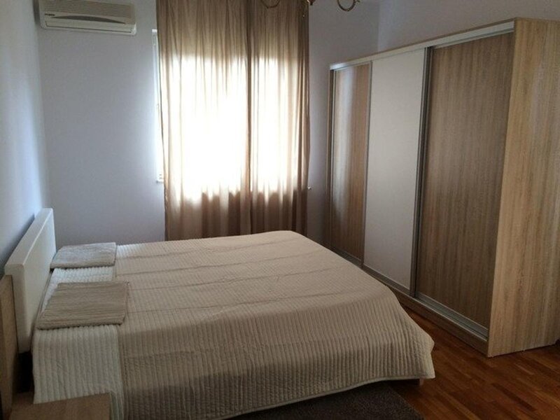 Polona apartament spatios, imobil mic nou