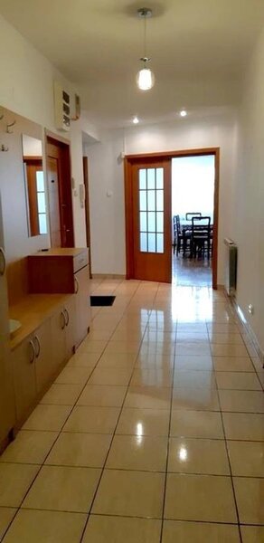 Polona apartament spatios, imobil mic nou