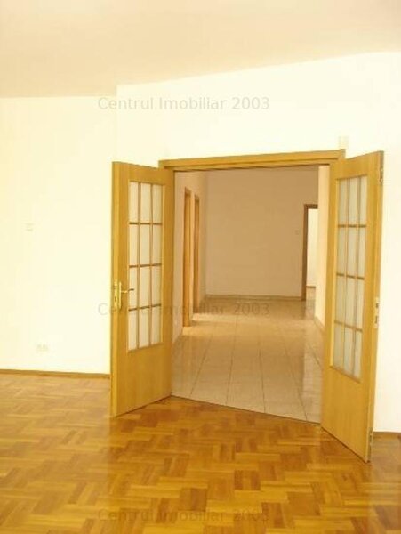 Polona apartament spatios, imobil mic nou