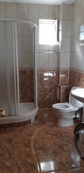 Polona apartament spatios, imobil mic nou