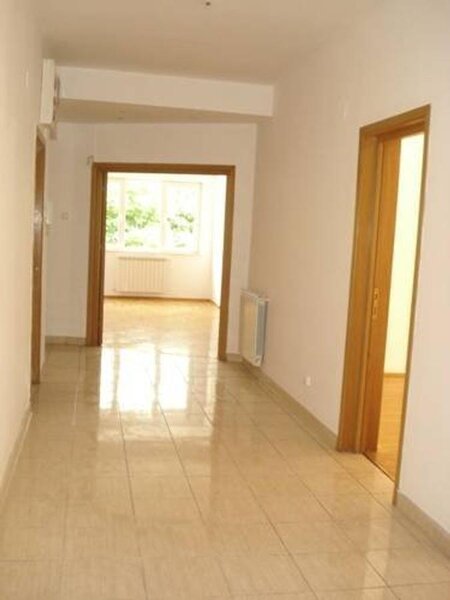 Polona apartament spatios, imobil mic nou