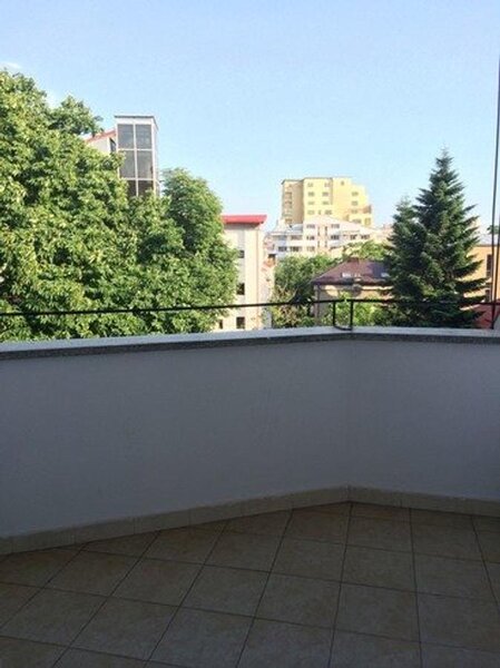 Polona apartament spatios, imobil mic nou