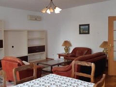 Polona apartament spatios, imobil mic nou